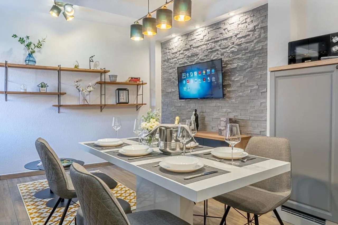 Su Casa - At Kastela Oldtown Apartment 0*,  Croatia