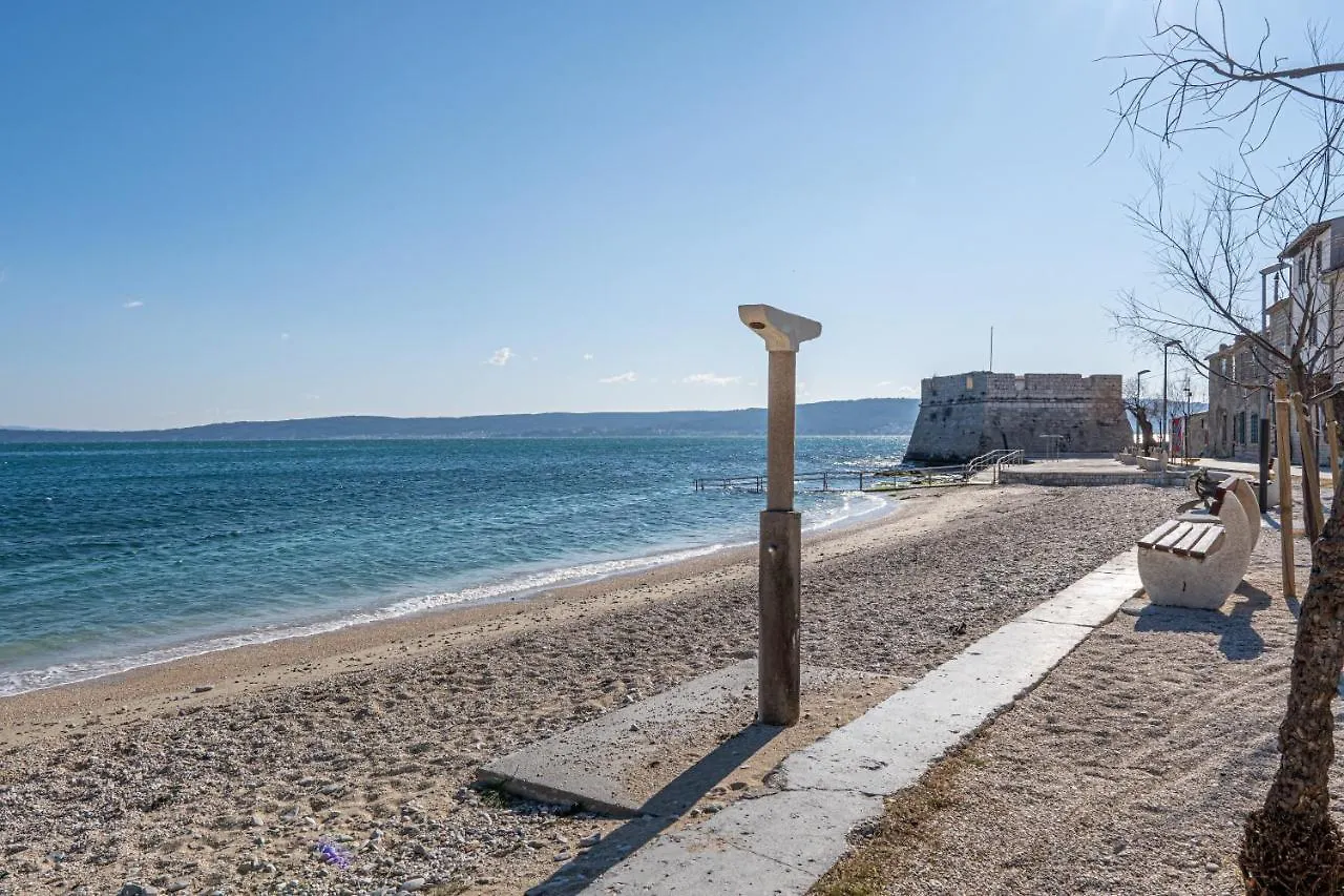 Su Casa - At Kastela Oldtown Apartment