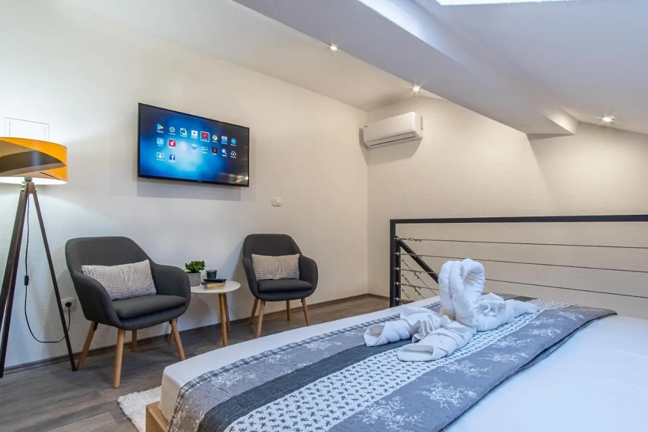 Su Casa - At Kastela Oldtown Apartment