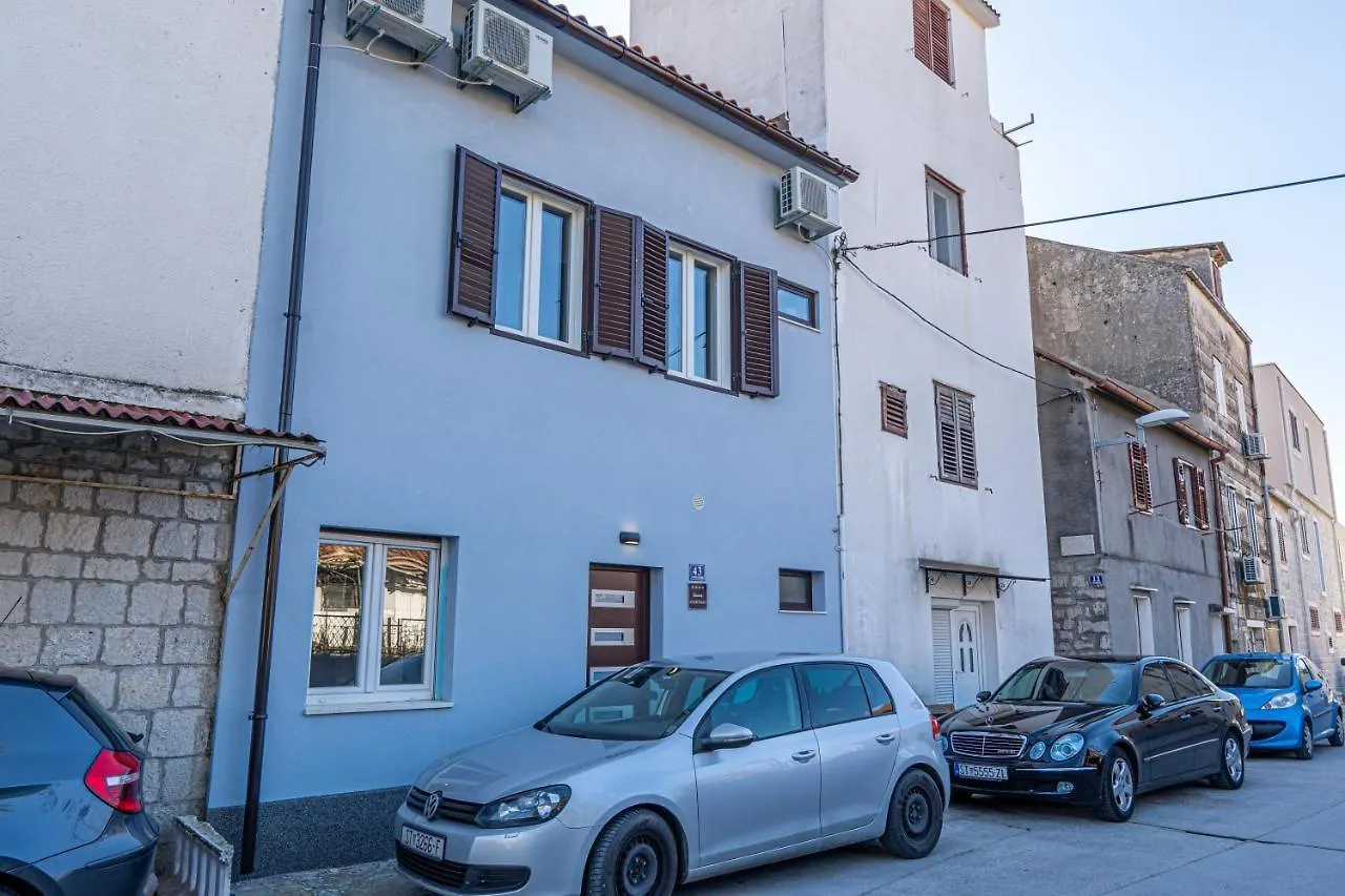 Su Casa - At Kastela Oldtown Apartment