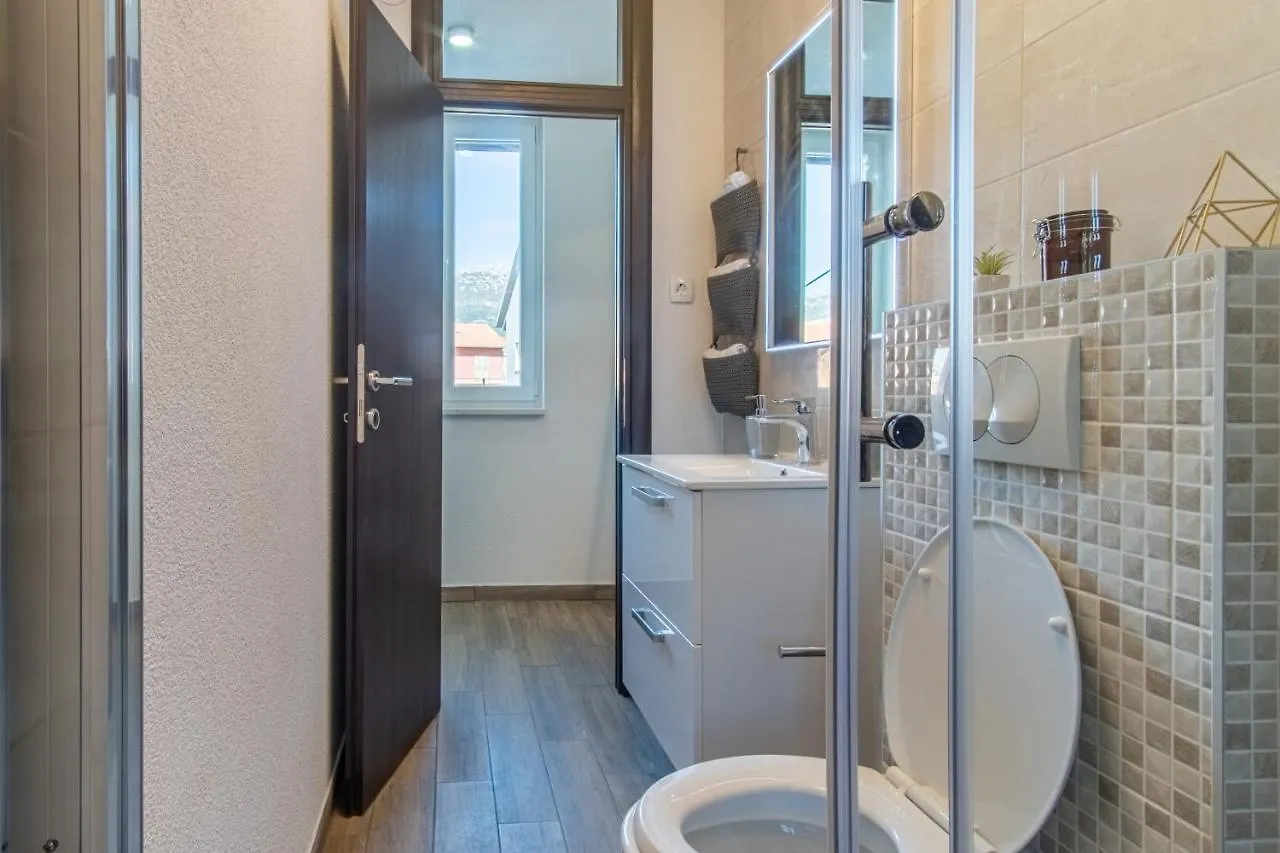 Su Casa - At Kastela Oldtown Apartment